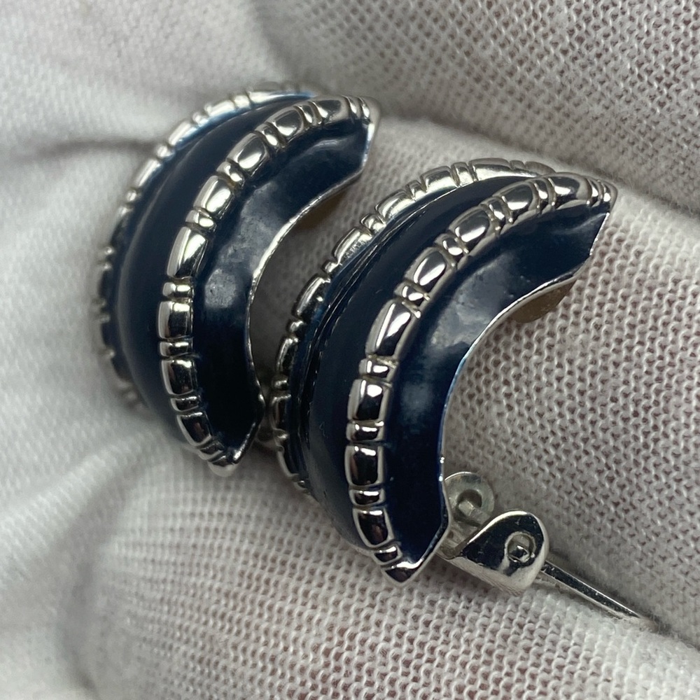 St. John Vintage Black Half Hoop Silver  Clip On Earrings - Picture 11 of 15